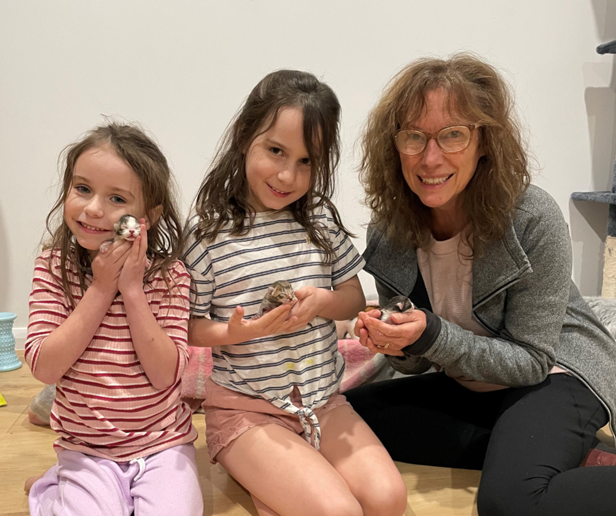 Meet Rossi Jarvie Mammographer at BreastScreen NSW Albury pictured with her 2 granddaughters